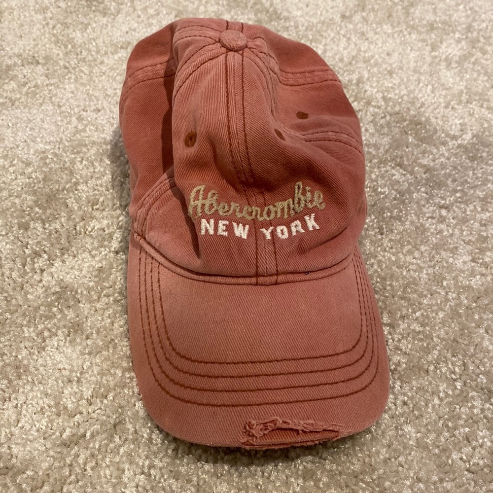 Abercrombie hat, faded red